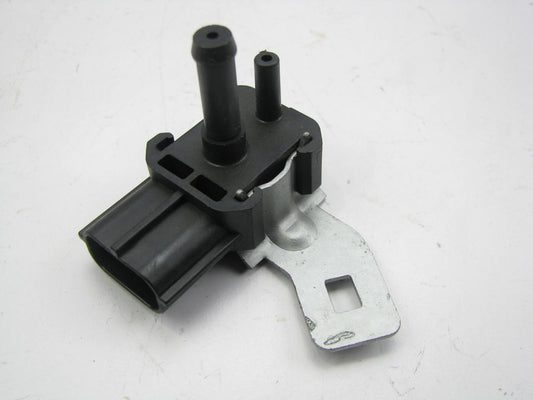 NEW UNBOXED OEM DENSO 104995-0331 Fuel Tank Pressure MAP Sensor 99-03 Protege