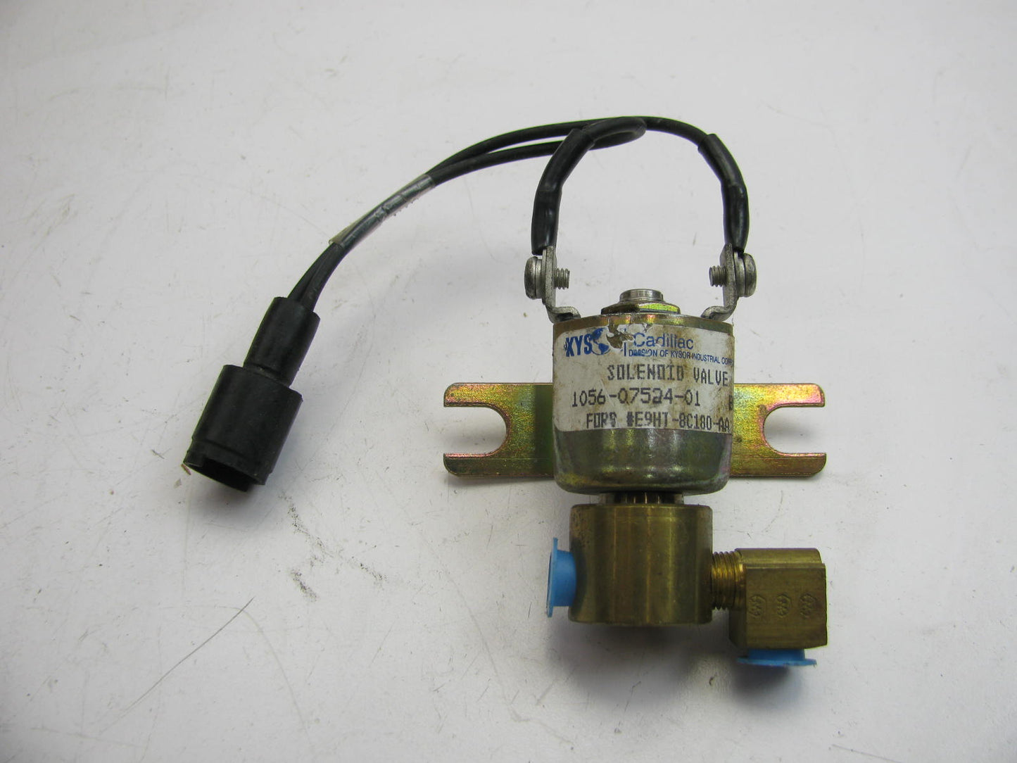 OUT OF BOX 1056-07524-01 Engine Fan Electrical Air Solenoid 89 Ford HEAVY DUTY