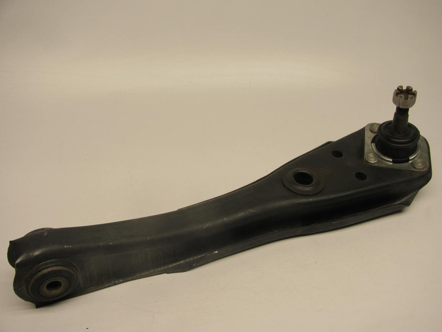 NEW - OUT OF BOX 10812 Suspension Control Arm And Ball Joint - Front Lower