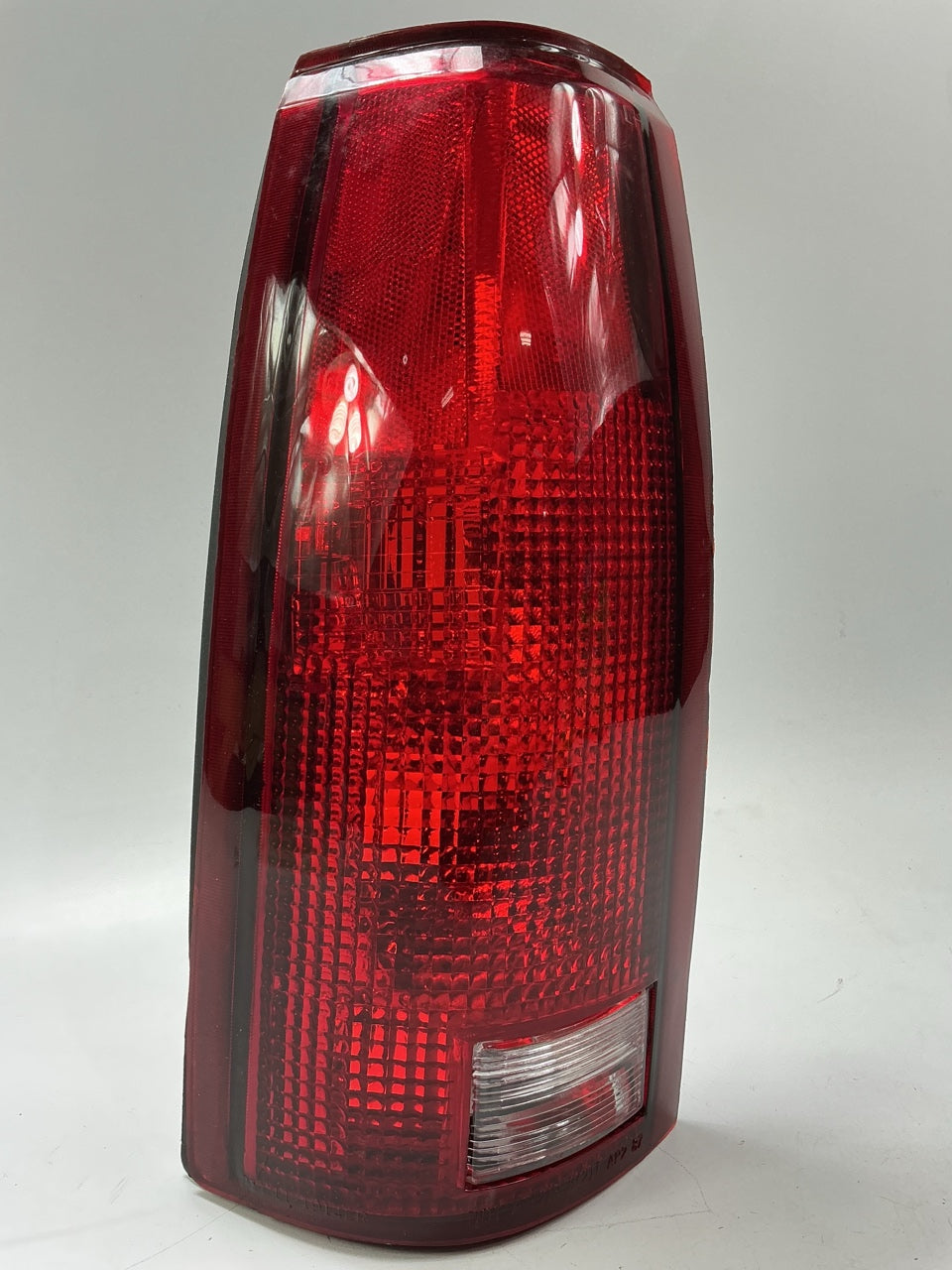 NEW UNBOXED TYC 11-1914-01 Left Tail Light Lamp