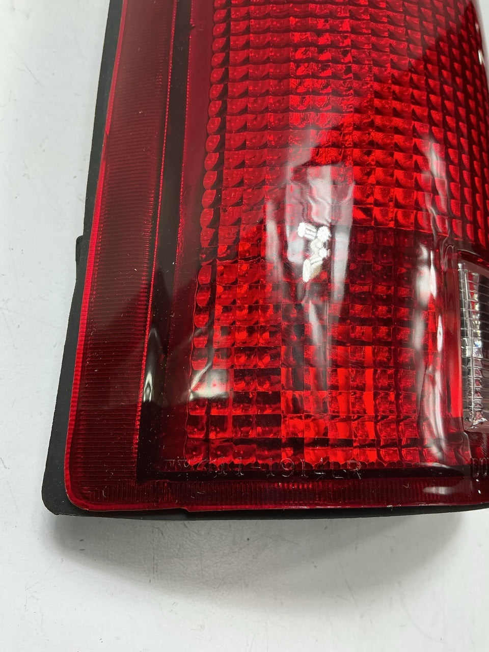 NEW UNBOXED TYC 11-1914-01 Left Tail Light Lamp