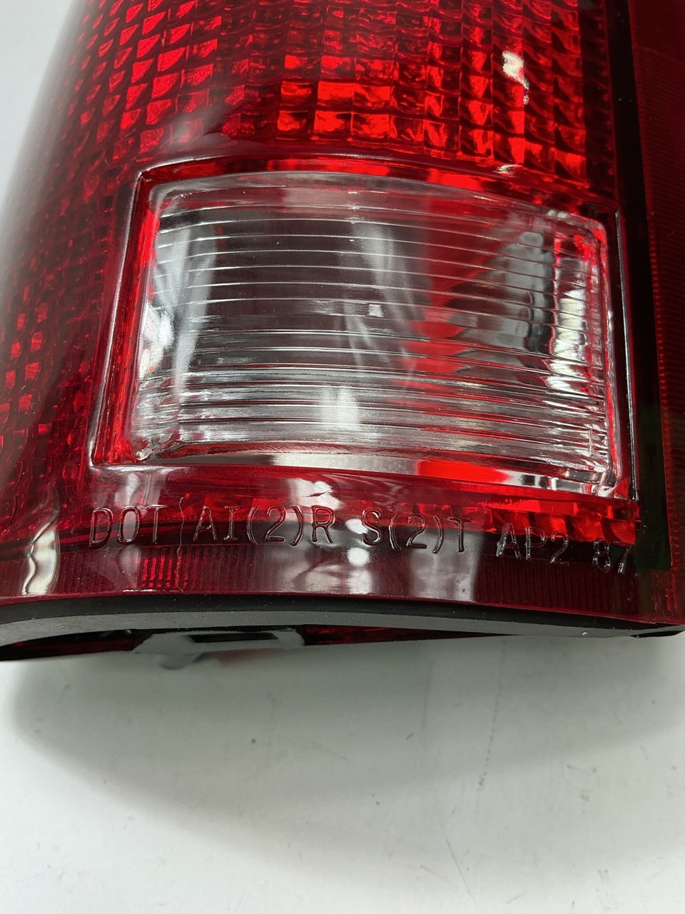 NEW UNBOXED TYC 11-1914-01 Left Tail Light Lamp