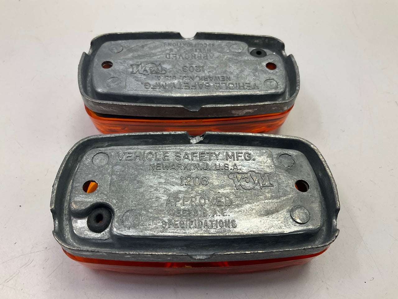 (2) UNBOXED VSM 1203A Amber Marker Clearance Light Incandescent