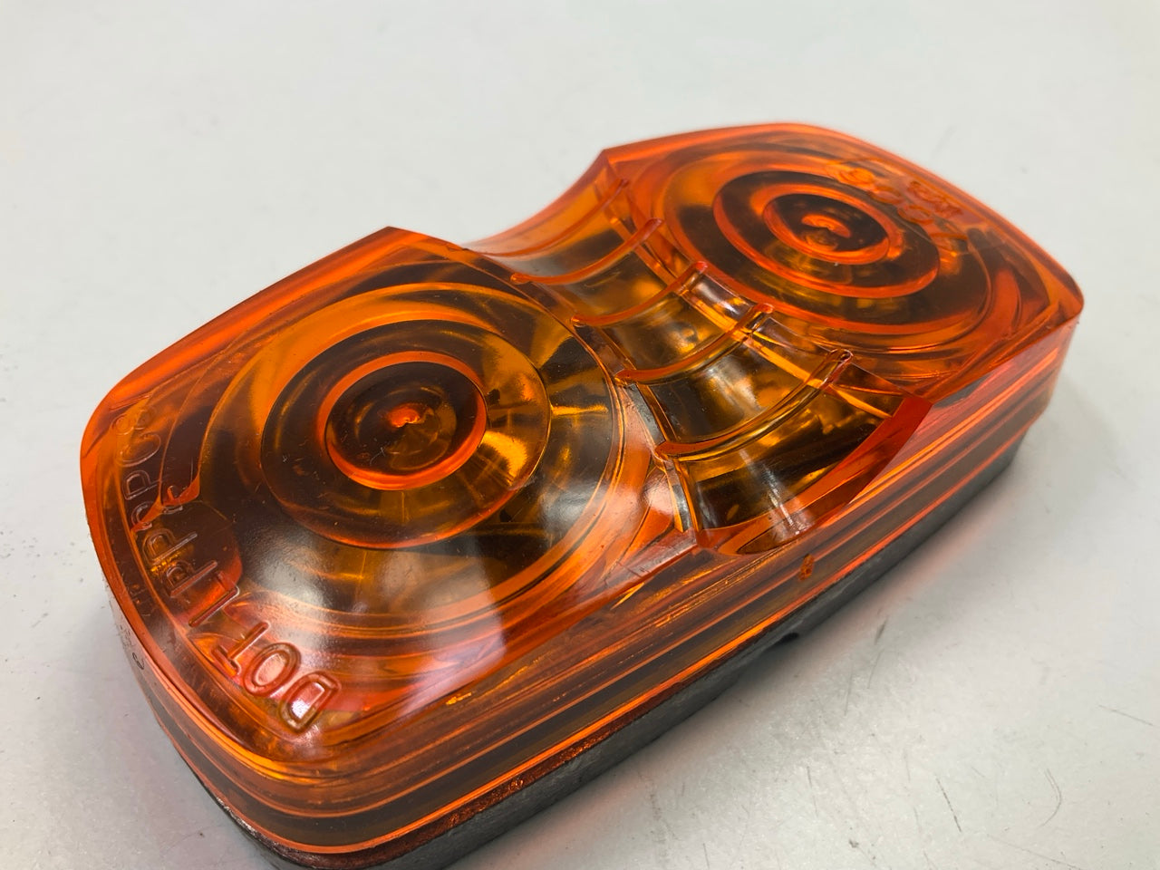 NEW UNBOXED - VSM 1203A Amber Marker Clearance Light Incandescent