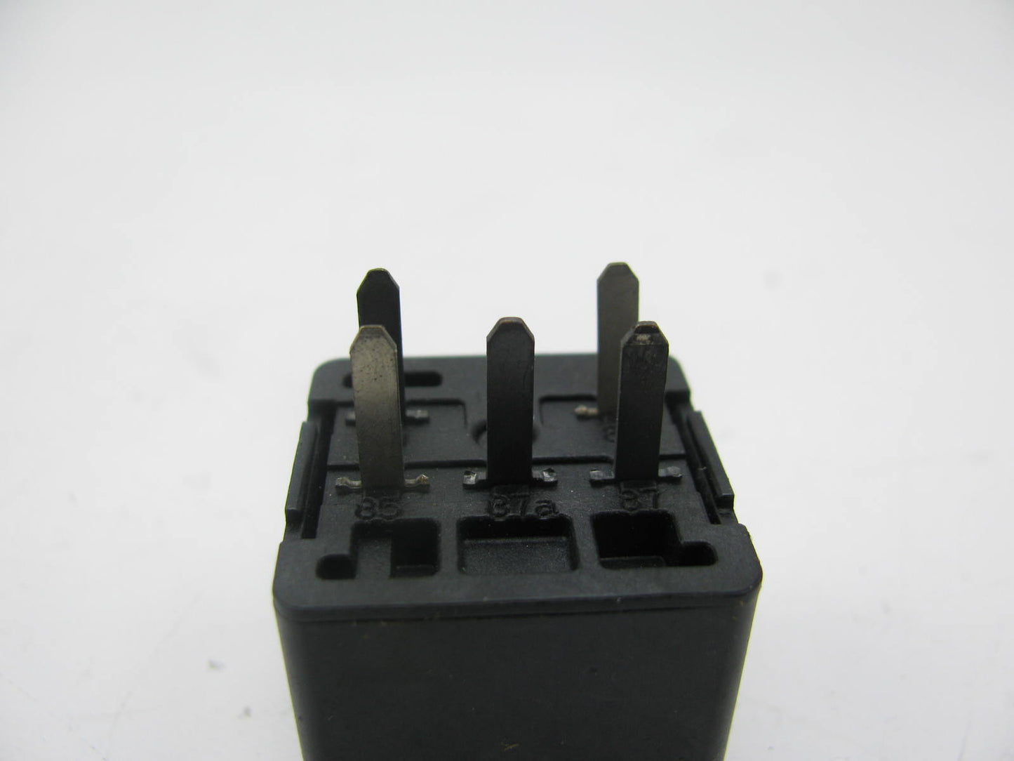 NEW - OUT OF BOX - OEM GM 12177234 Omron Multi Purpose Relay