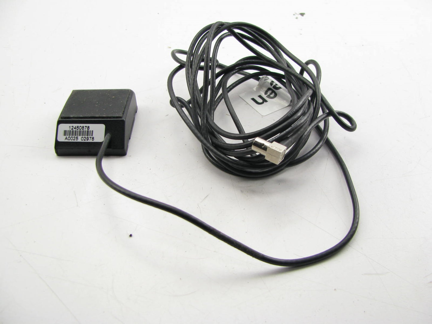 NEW - OUT OF BOX - Genuine Navigation GPS Antenna OEM 1999-00 Seville 12450878