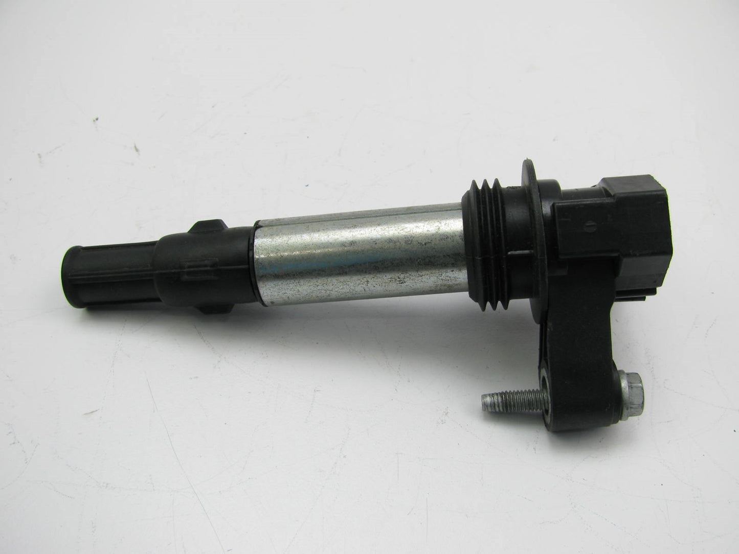 NEW - OUT OF BOX - OEM GM 12566569BA Ignition Coil