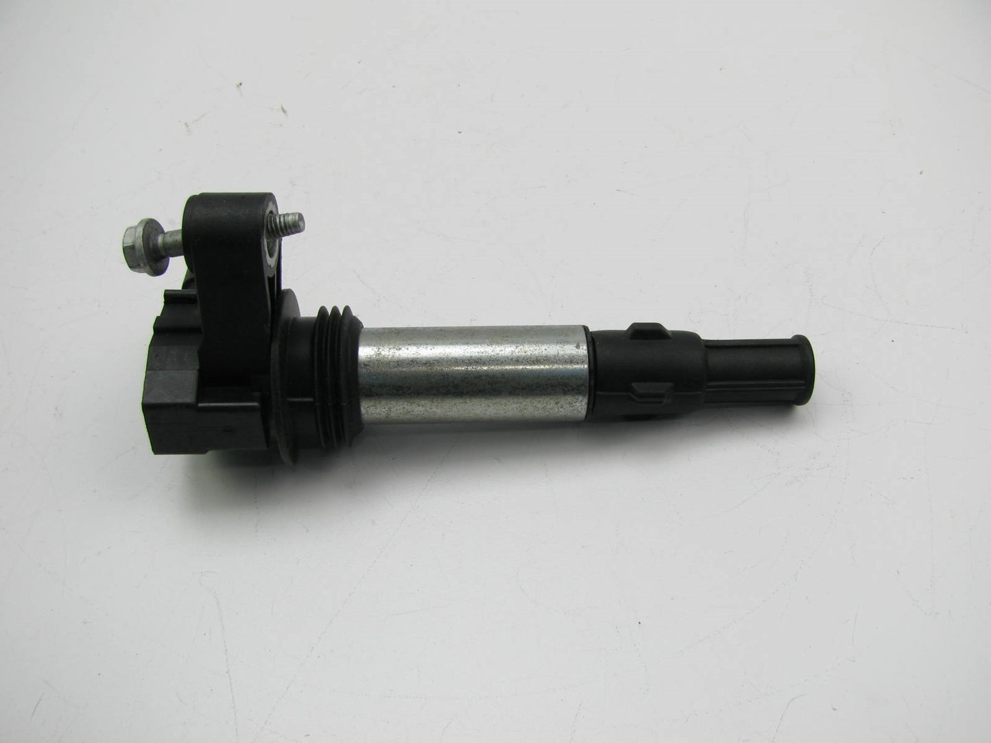NEW - OUT OF BOX - OEM GM 12566569BA Ignition Coil
