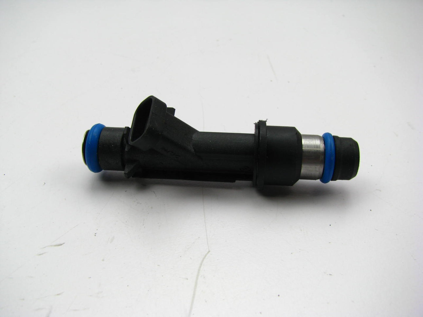 NEW - OUT OF BOX - Acdelco OEM GM 12569573 Fuel Injector