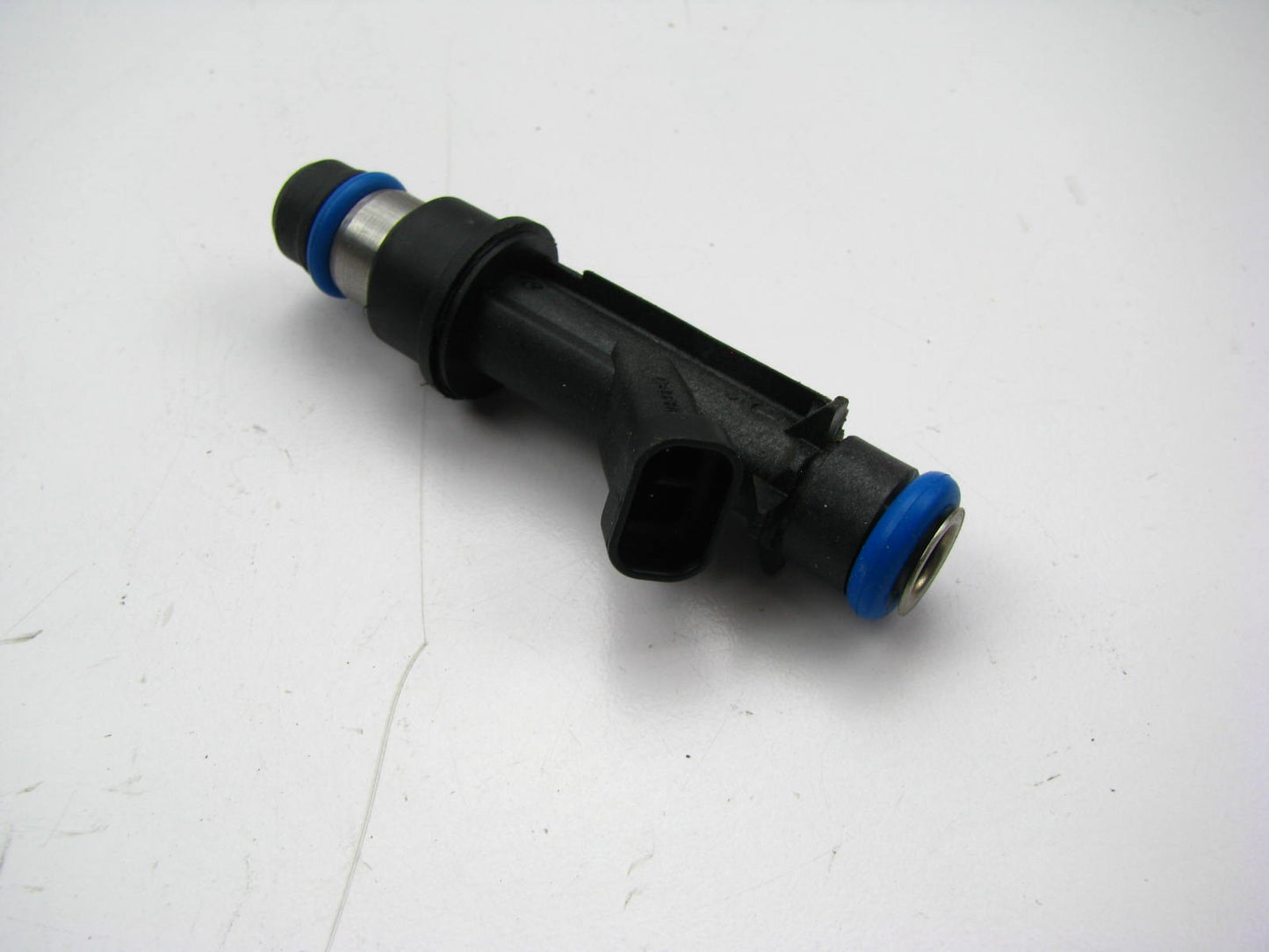 NEW - OUT OF BOX - Acdelco OEM GM 12569573 Fuel Injector