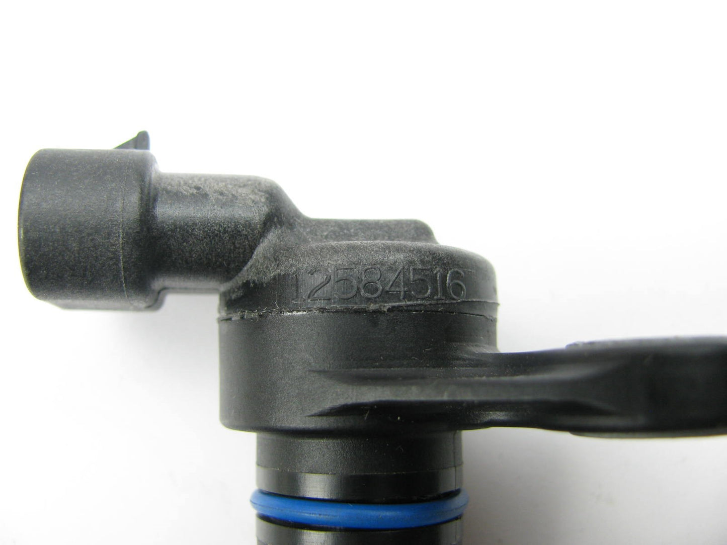 NEW OUT OF BOX - OEM GM 12584516 Camshaft Position Sensor 04-07 GM 3.5L 3.7L I5