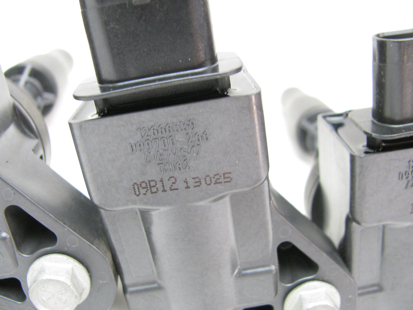 (6) NEW UNBOXED OEM GM / Denso 12666339 Ignition Coils