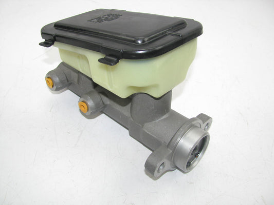 NEW - OUT OF BOX 13-2557 Brake Master Cylinder With Reservoir