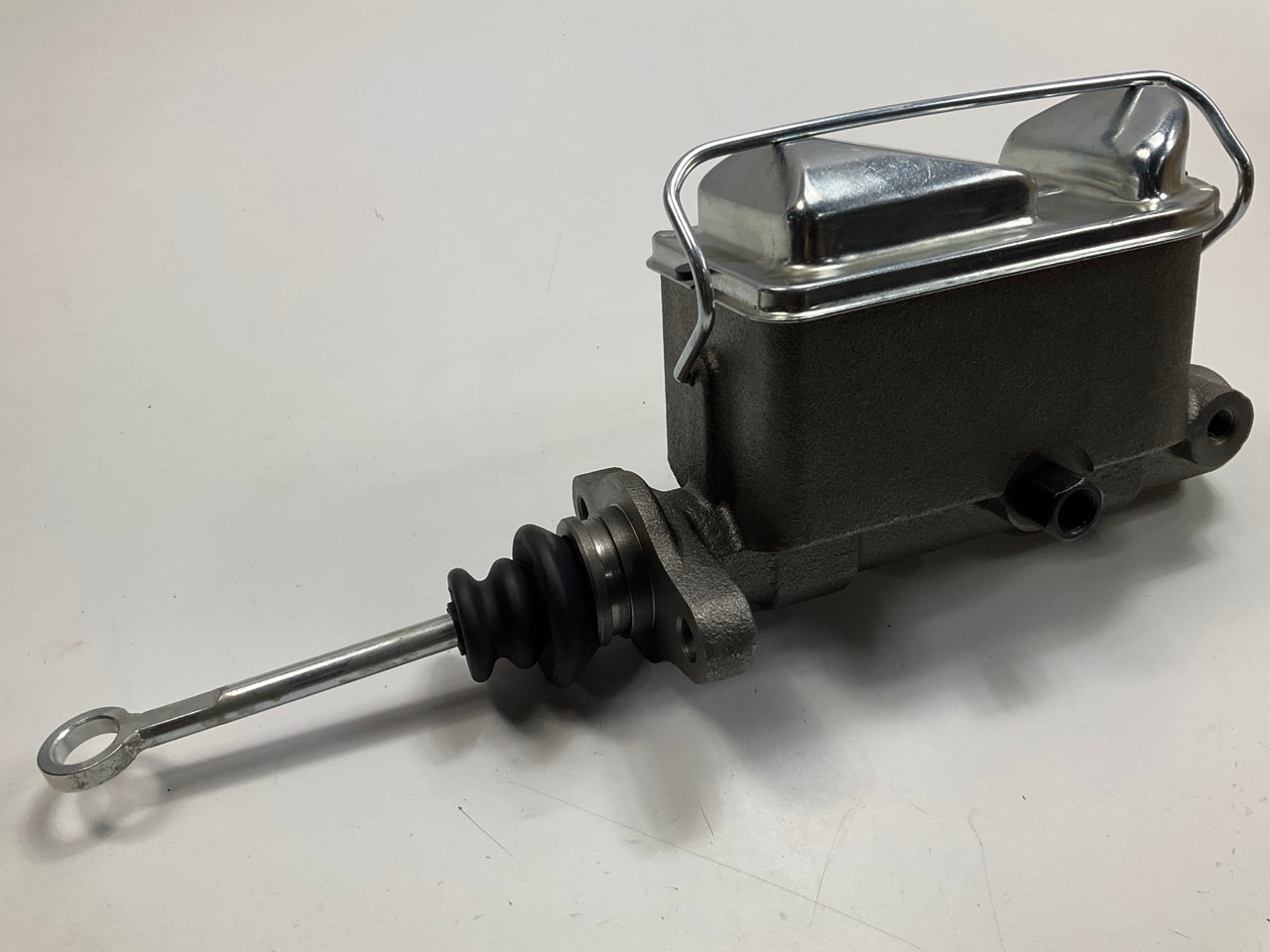 NEW - OUT OF BOX  130.65024 Brake Master Cylinder