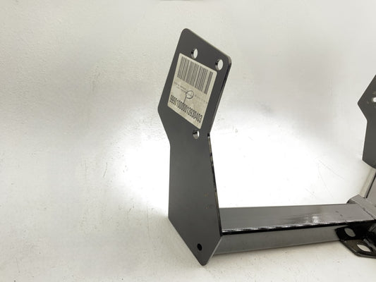 NEW - UNBOXED 13088 Class 3 Hitch, 2'' Receiver For 1996-2004 Nissan Pathfinder
