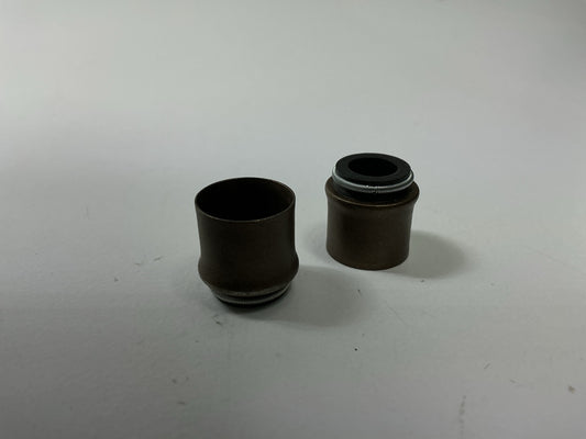 NEW UNBOXED 13207-H7210 Engine Valve Stem Seals For Datsun A14 A15