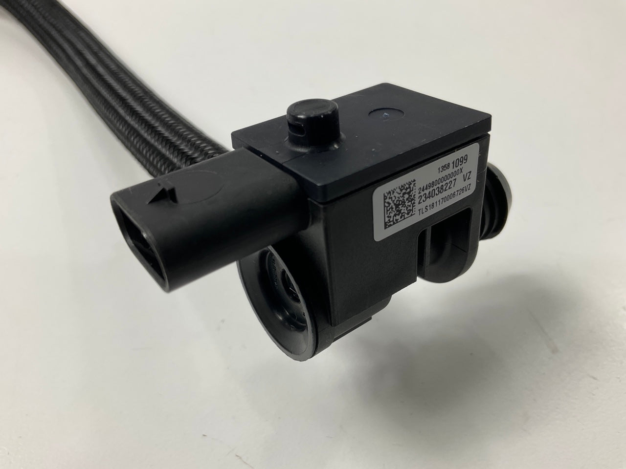 NEW Unboxed OEM GM 13581099  Power Brake Booster Vacuum Sensor + Free Tube