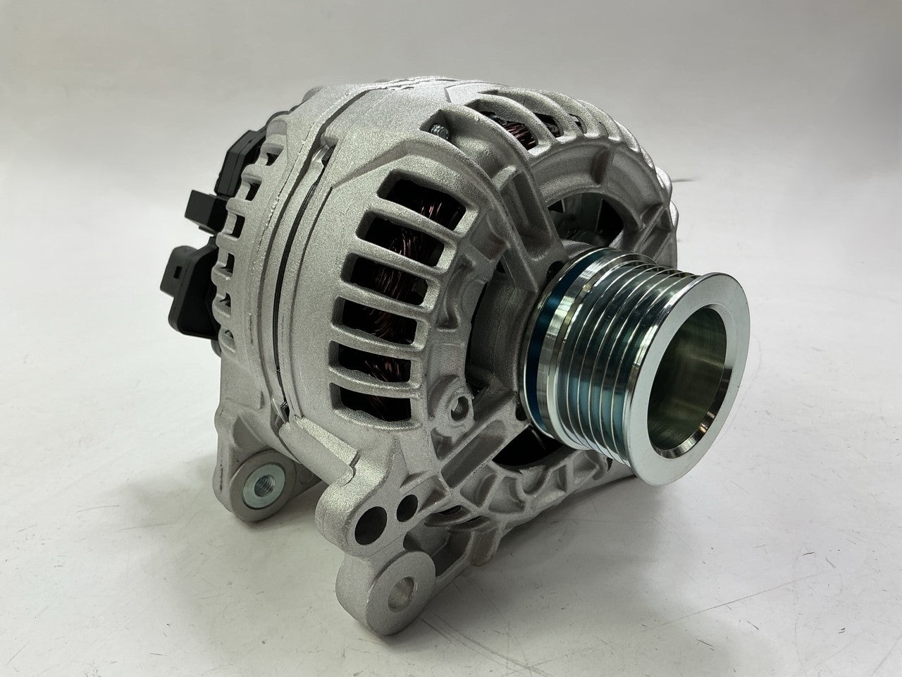 NEW Aftermarket 13853N Alternator, 120 Amp
