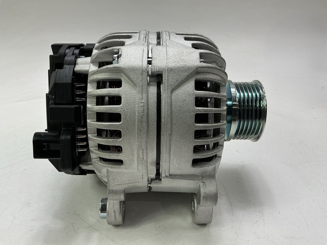 NEW Aftermarket 13853N Alternator, 120 Amp