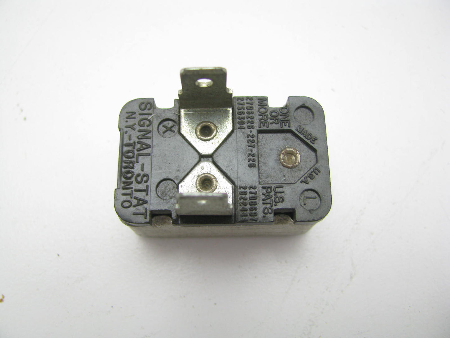 VINTAGE UNBOXED - Signal-Stat 141 Two-Prong Heavy Duty 12 Volt Flasher Relay