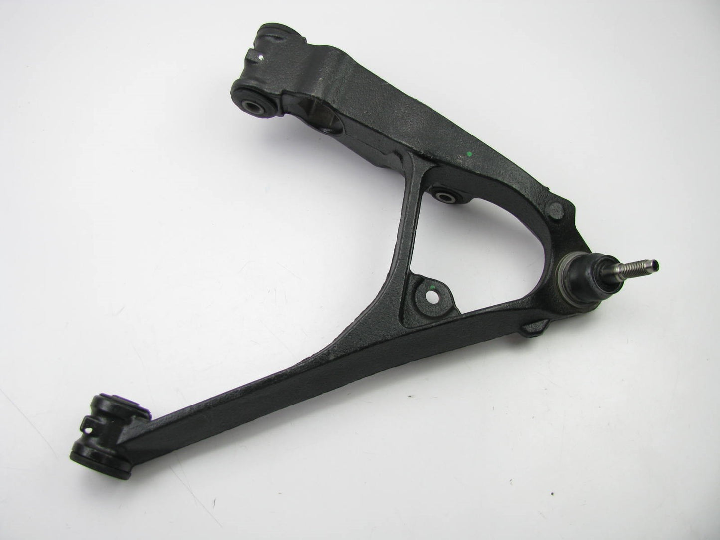 NEW - OUT OF BOX - OEM GM 15047210R Right Passengers Side Lower Control Arm