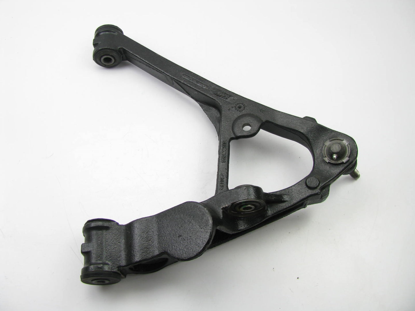 NEW - OUT OF BOX - OEM GM 15047210R Right Passengers Side Lower Control Arm