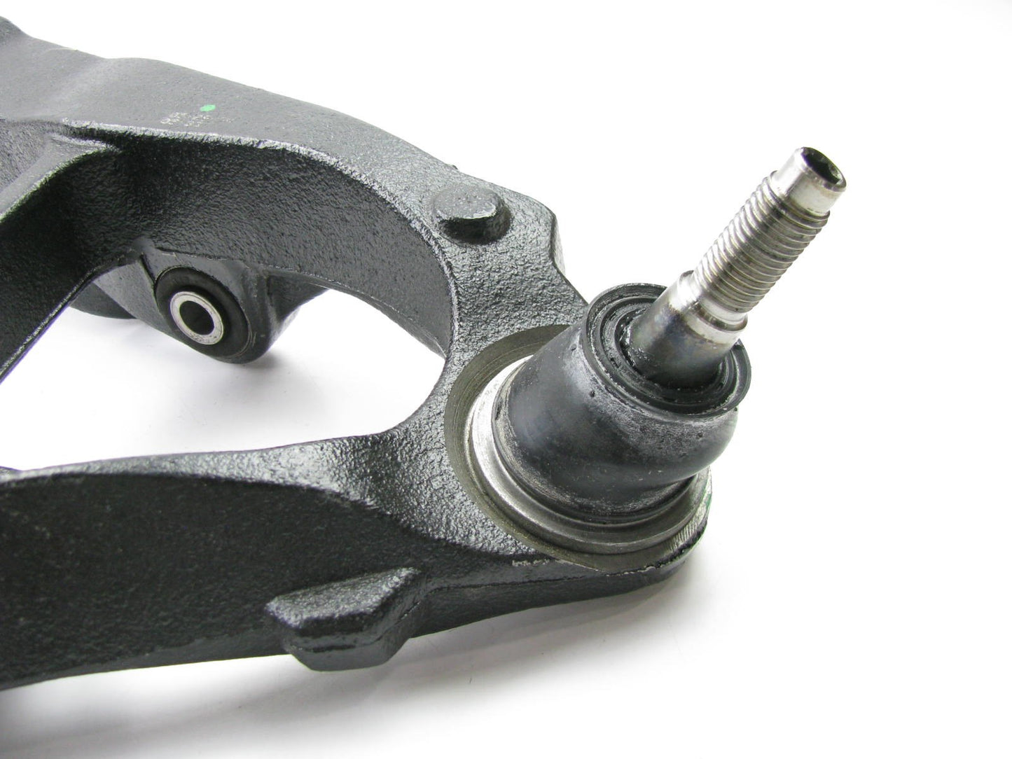 NEW - OUT OF BOX - OEM GM 15047210R Right Passengers Side Lower Control Arm