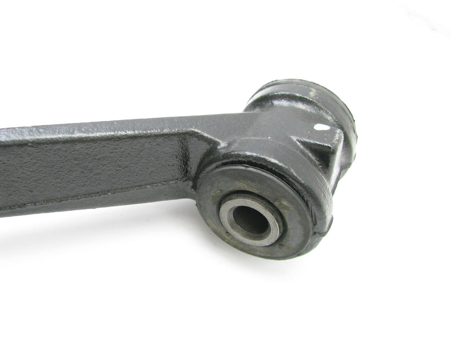NEW - OUT OF BOX - OEM GM 15047210R Right Passengers Side Lower Control Arm