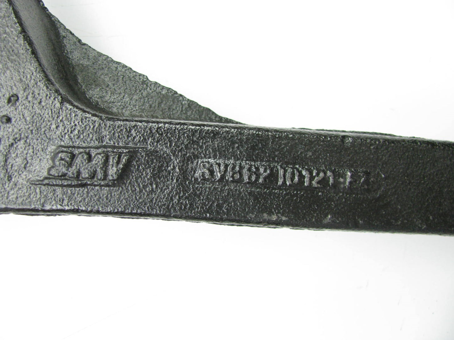 NEW - OUT OF BOX - OEM GM 15047210R Right Passengers Side Lower Control Arm