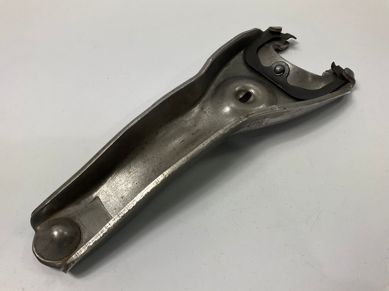 NEW UNBOXED OEM GM 15588262 Clutch Fork, Made In USA