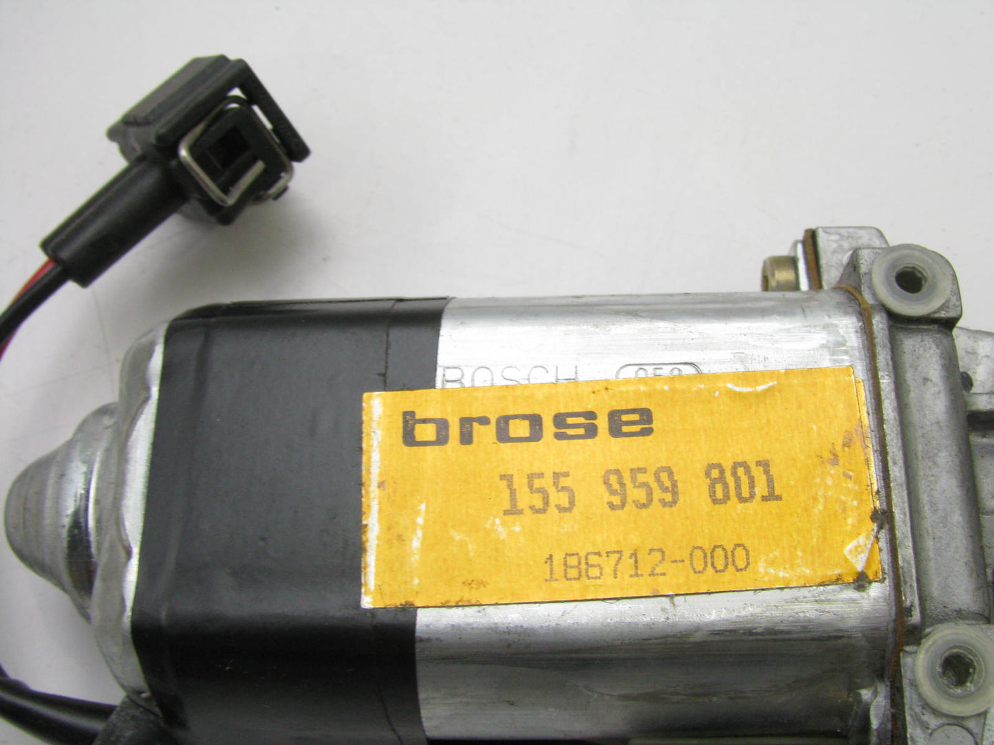NEW UNBOX OEM VW 155959801 Front Left Driver Power Window Motor 85-93 Cabriolet