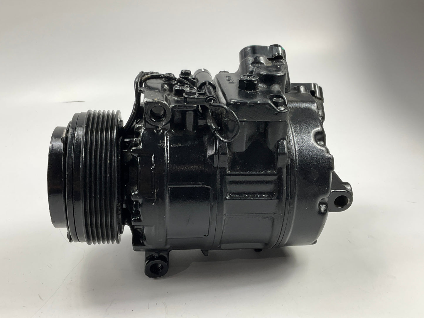 NEW UNBOXED 157356 A/C Compressor