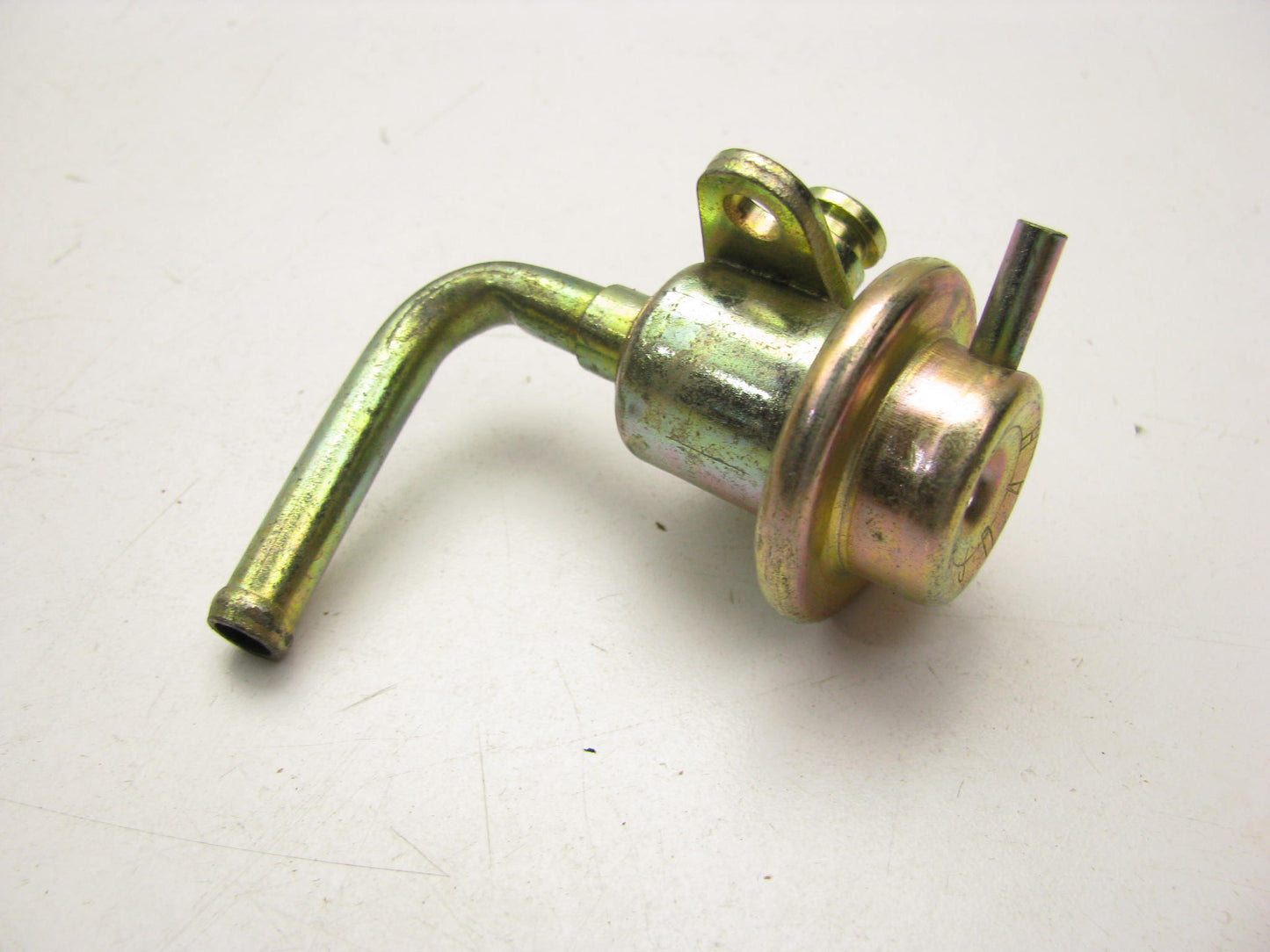 OUT OF BOX 158-0450 Fuel Pressure Regulator For 86 Subaru 1.8L-H4 - W/O ''O'' RING