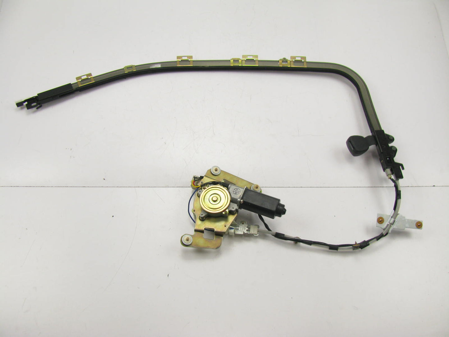 NEW Out Of Box 162000-2211 Front Right Seat Belt Motor Cable 91-96 Escort Sedan