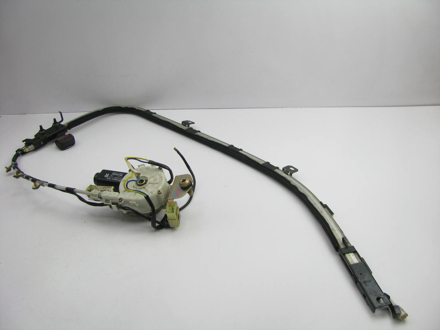 NEW - Out Of Box 162000-2231 Front Right Seat Belt Motor Cable 1991-1996 Escort