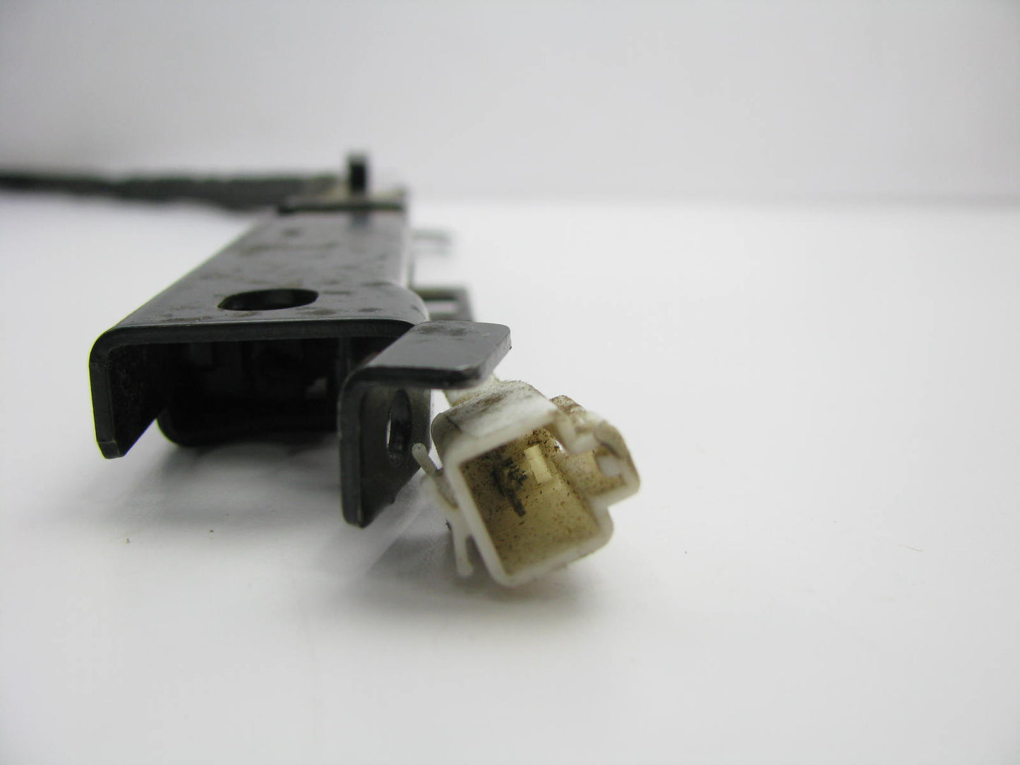 NEW - Out Of Box 162000-2231 Front Right Seat Belt Motor Cable 1991-1996 Escort