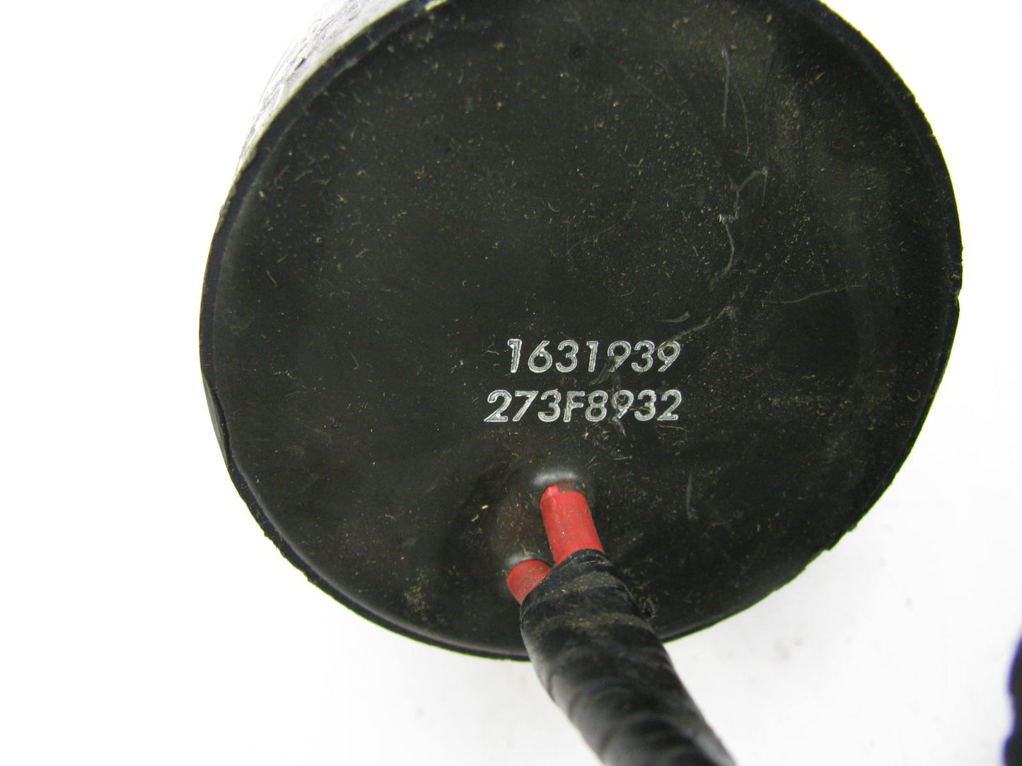 NEW - OUT OF BOX - OEM GM 1631939 Radio Static Supression Capacitor