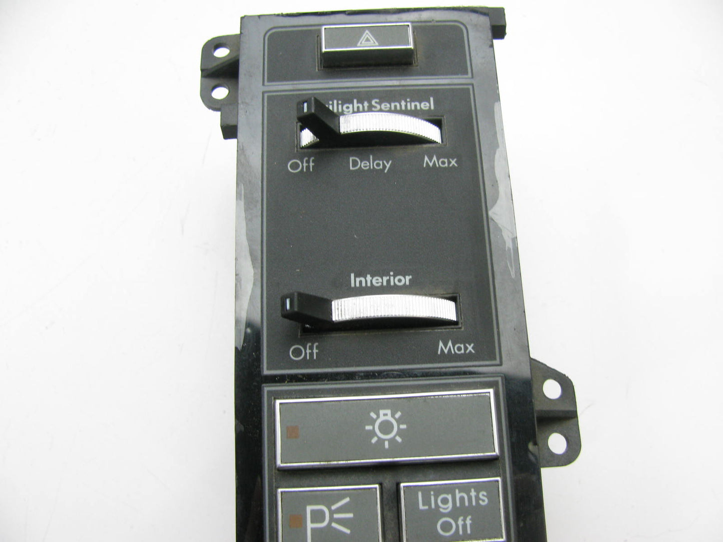 COSMETIC DAMAGE - OEM GM 1640025 Headlight Lamp Hazard Interior Light Switch