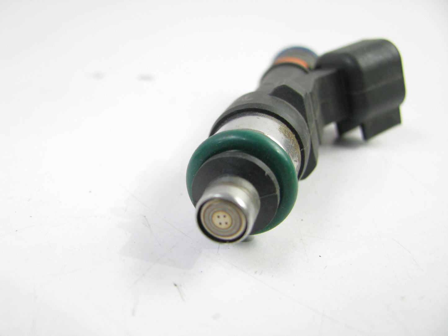 NEW - OUT OF BOX 16499460 Fuel Injector