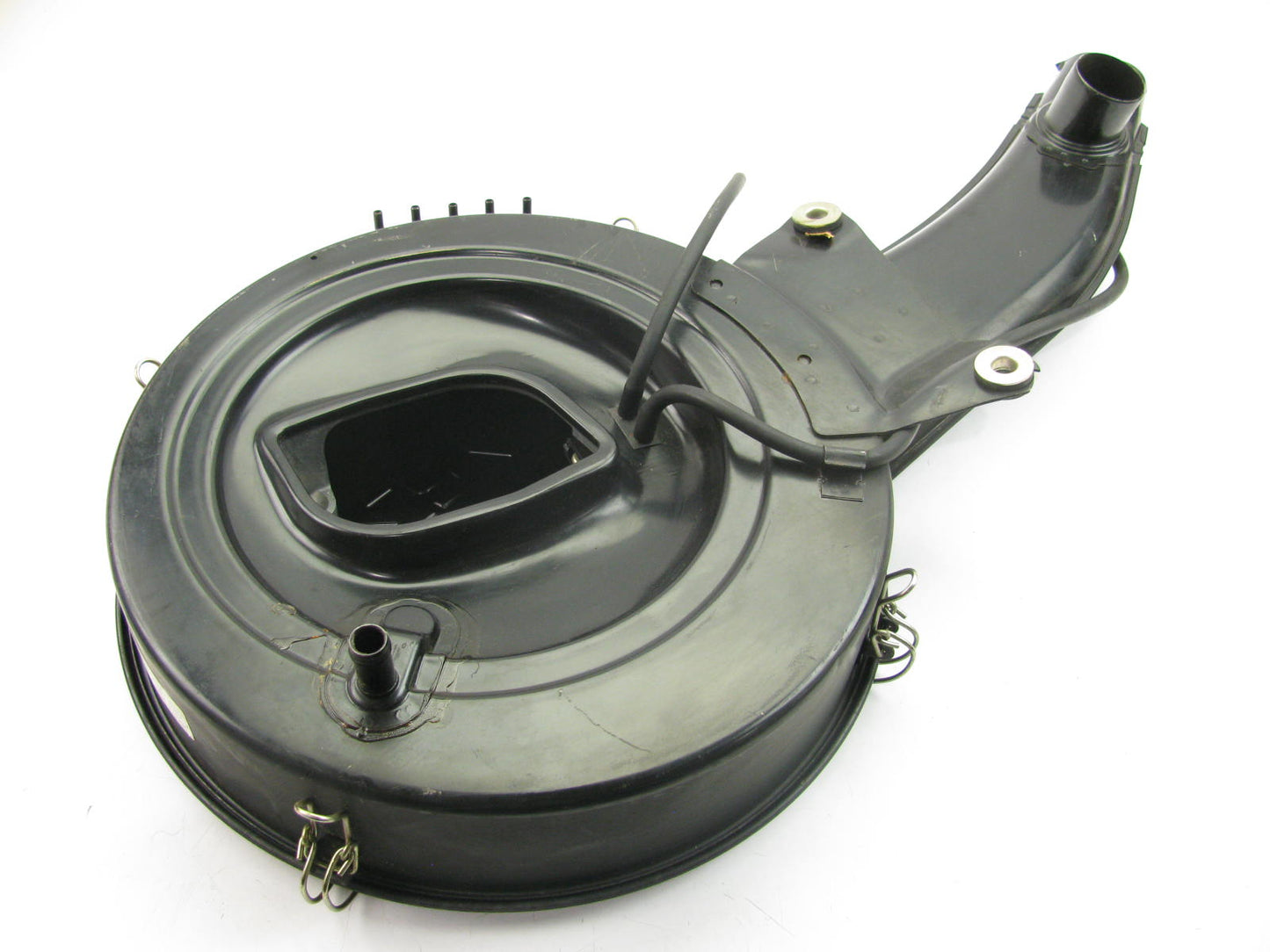 NEW UNBOXED NOS Air Cleaner Assembly For 86-89 Nissan 720 D21 Z24 Pickup 2.4L
