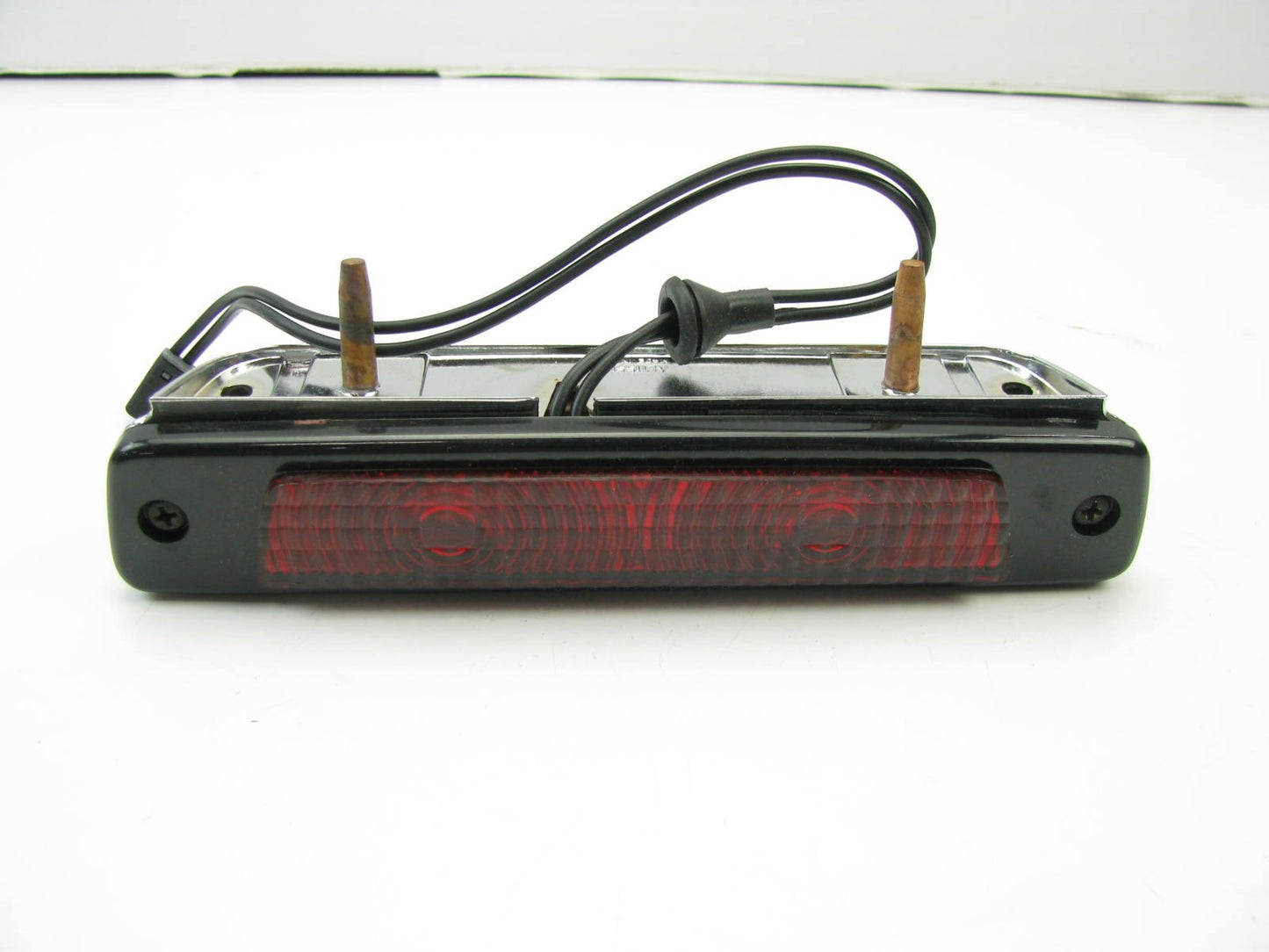 NEW - OUT OF BOX - OEM GM 16505468 Third 3rd Center Brake Light Lamp