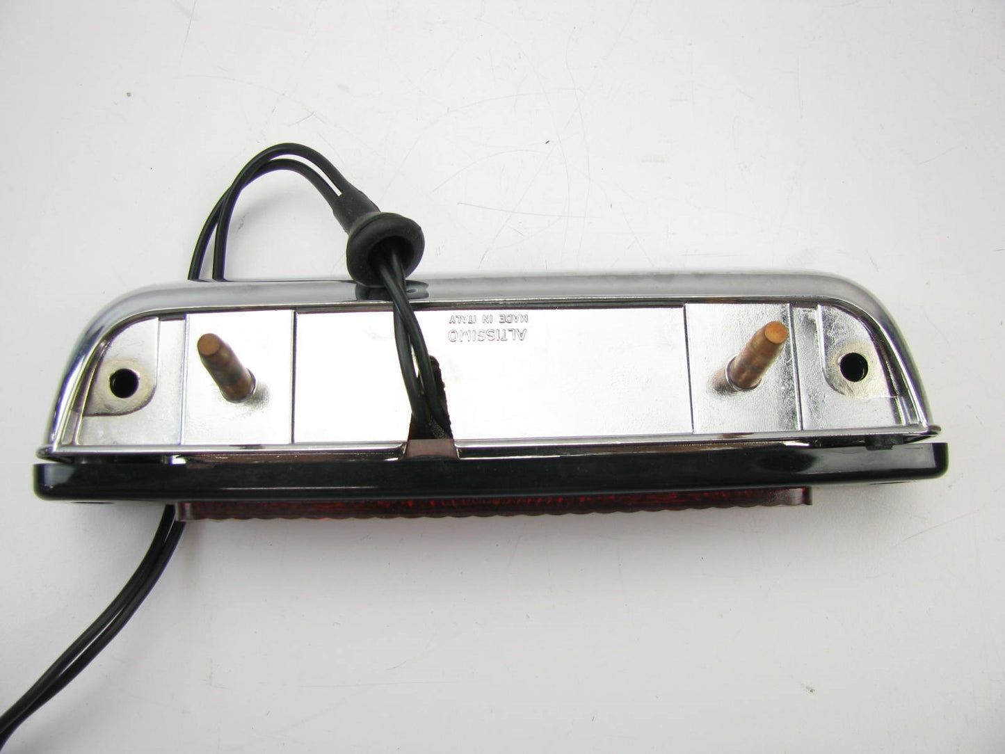 NEW - OUT OF BOX - OEM GM 16505468 Third 3rd Center Brake Light Lamp