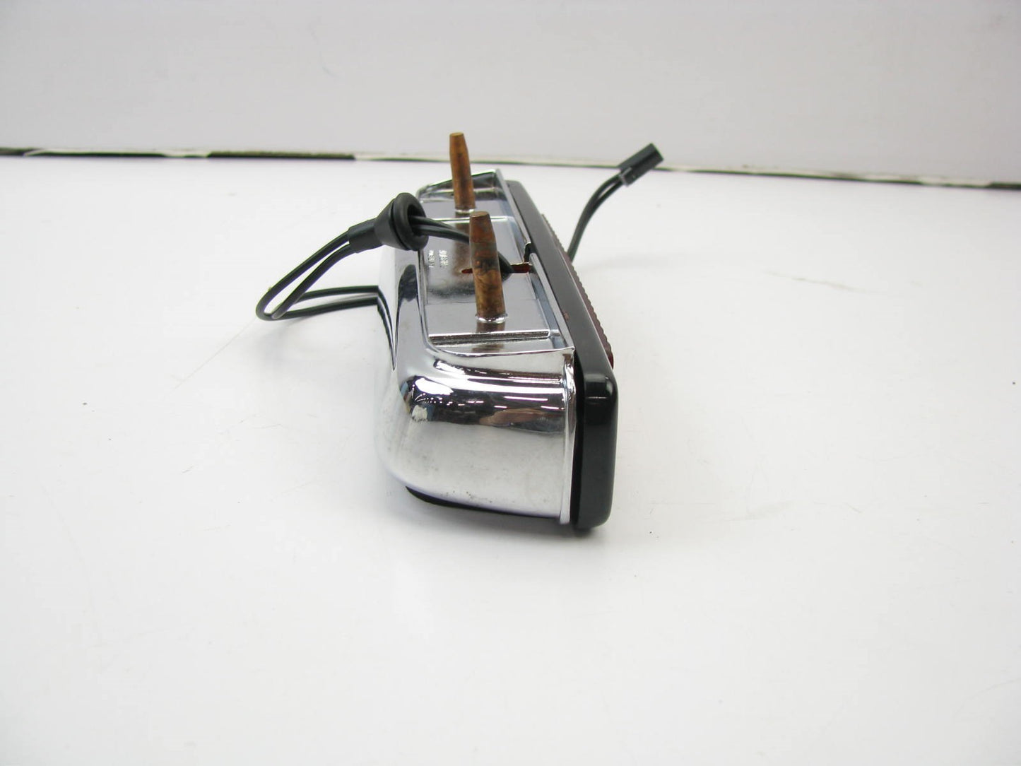 NEW - OUT OF BOX - OEM GM 16505468 Third 3rd Center Brake Light Lamp