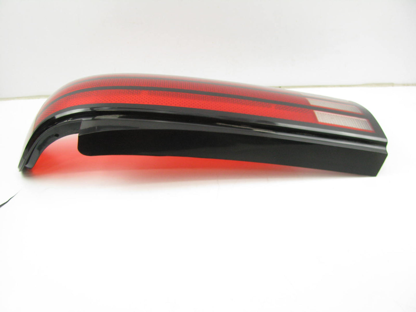 NEW - OUT OF BOX - OEM GM 16506762 RIGHT OUTER Tail Light Lamp 87-89 Bonneville