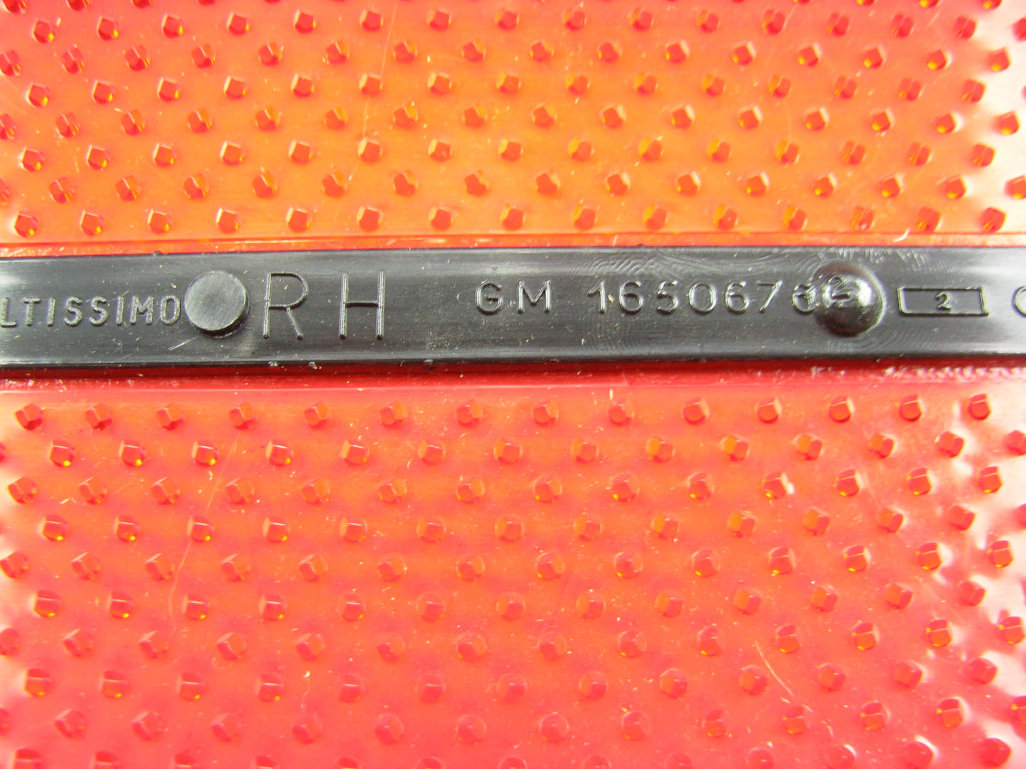 NEW - OUT OF BOX - OEM GM 16506762 RIGHT OUTER Tail Light Lamp 87-89 Bonneville