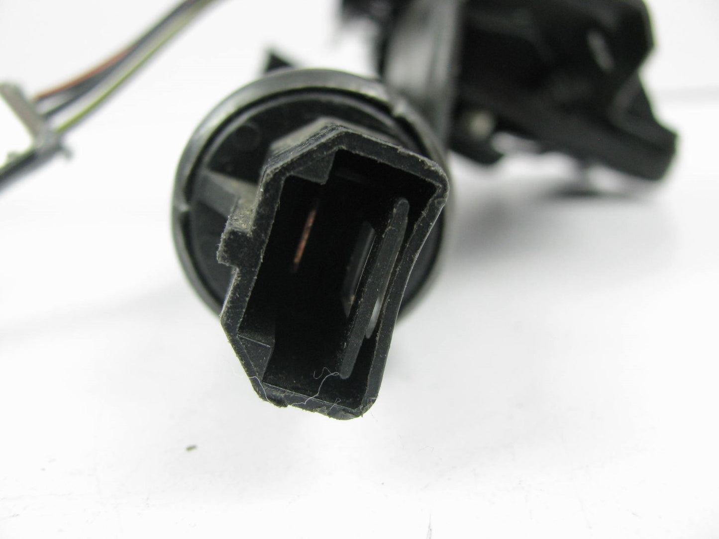 NEW OUT OF BOX  OEM GM 16626972 Power Trunk Lid Lock Release Actuator Assembly
