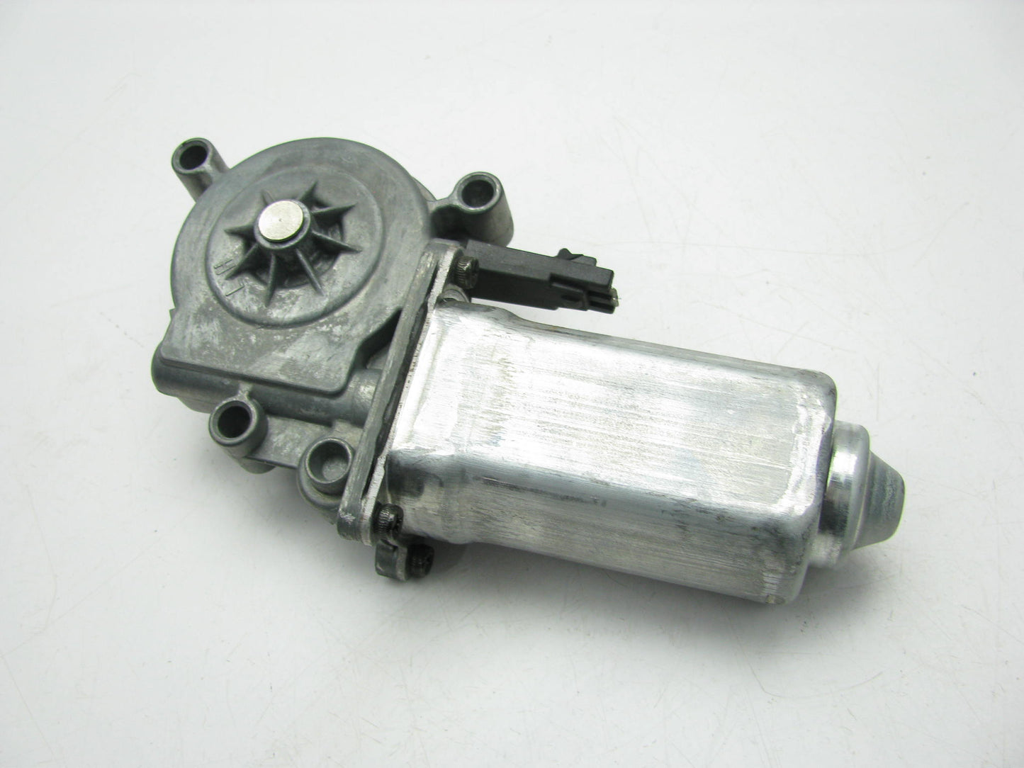 NEW - OUT OF BOX - 16631017 Power Window Motor