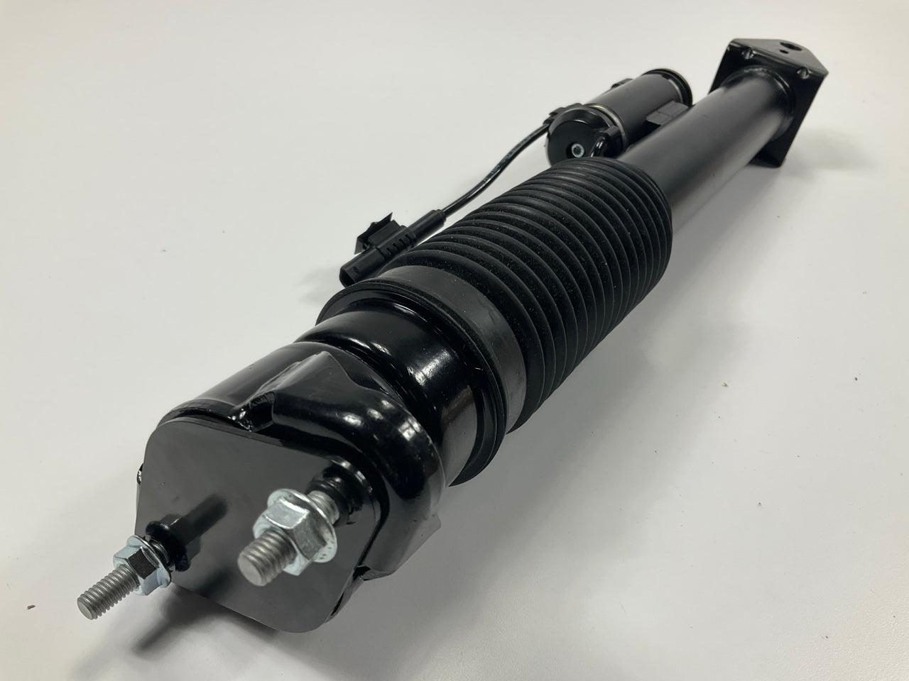 NEW - UNBOXED AFTERMARKET 1663200130 Rear Right Suspension Shock Absorber