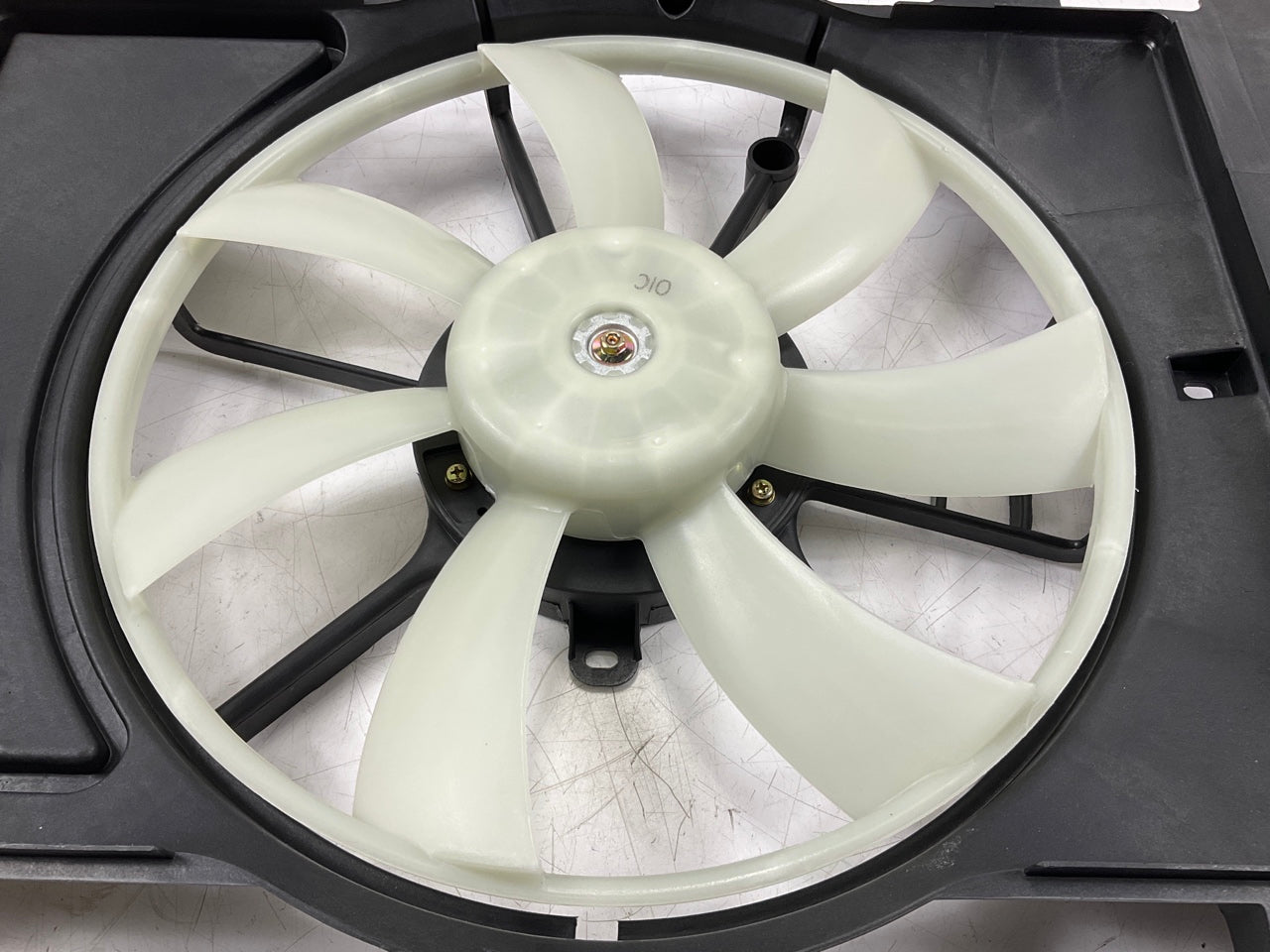 NEW Aftermarket 16711-21110 Radiator Cooling Fan Assembly For 2007-2012 Yaris