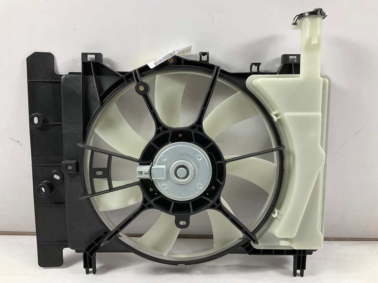 NEW Aftermarket 16711-21110 Radiator Cooling Fan Assembly For 2007-2012 Yaris